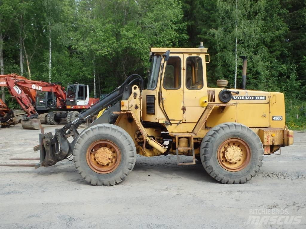 Volvo BM 4300 4x4 Колесни товарачи