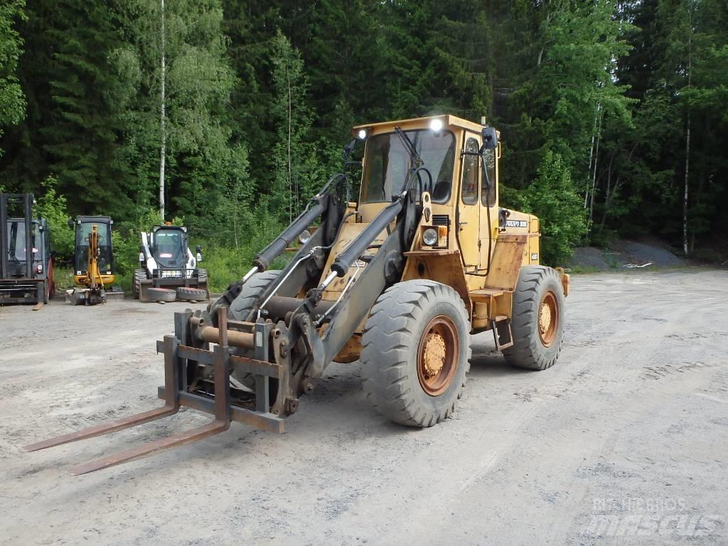 Volvo BM 4300 4x4 Колесни товарачи