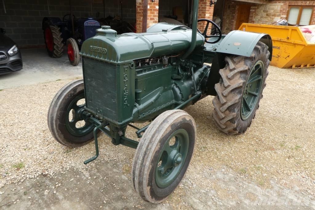 Fordson standard Трактори
