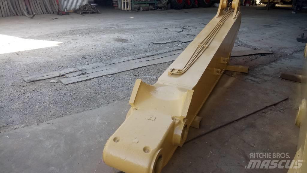 CAT 245 Стрели и рамена
