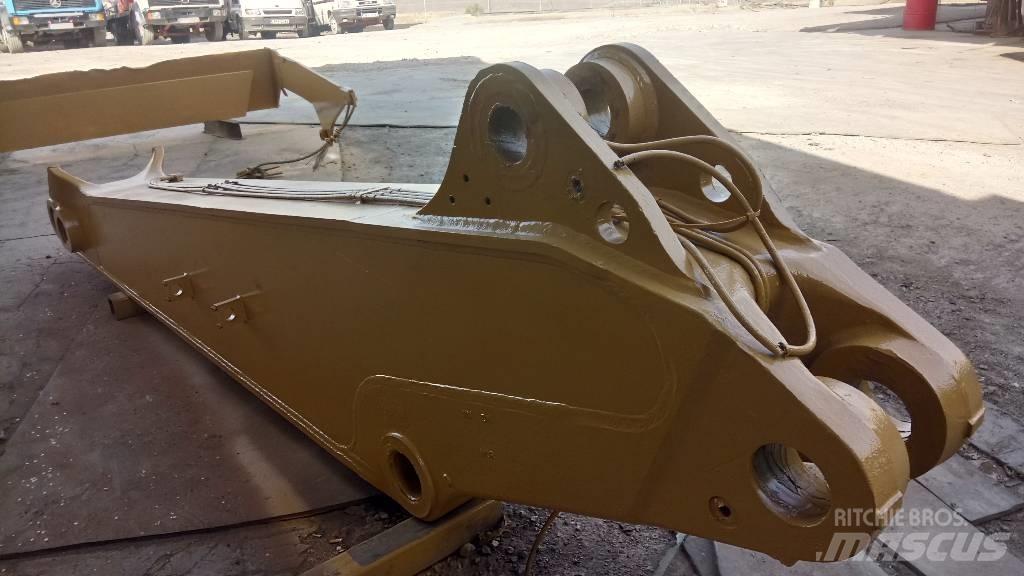 CAT 245 Стрели и рамена
