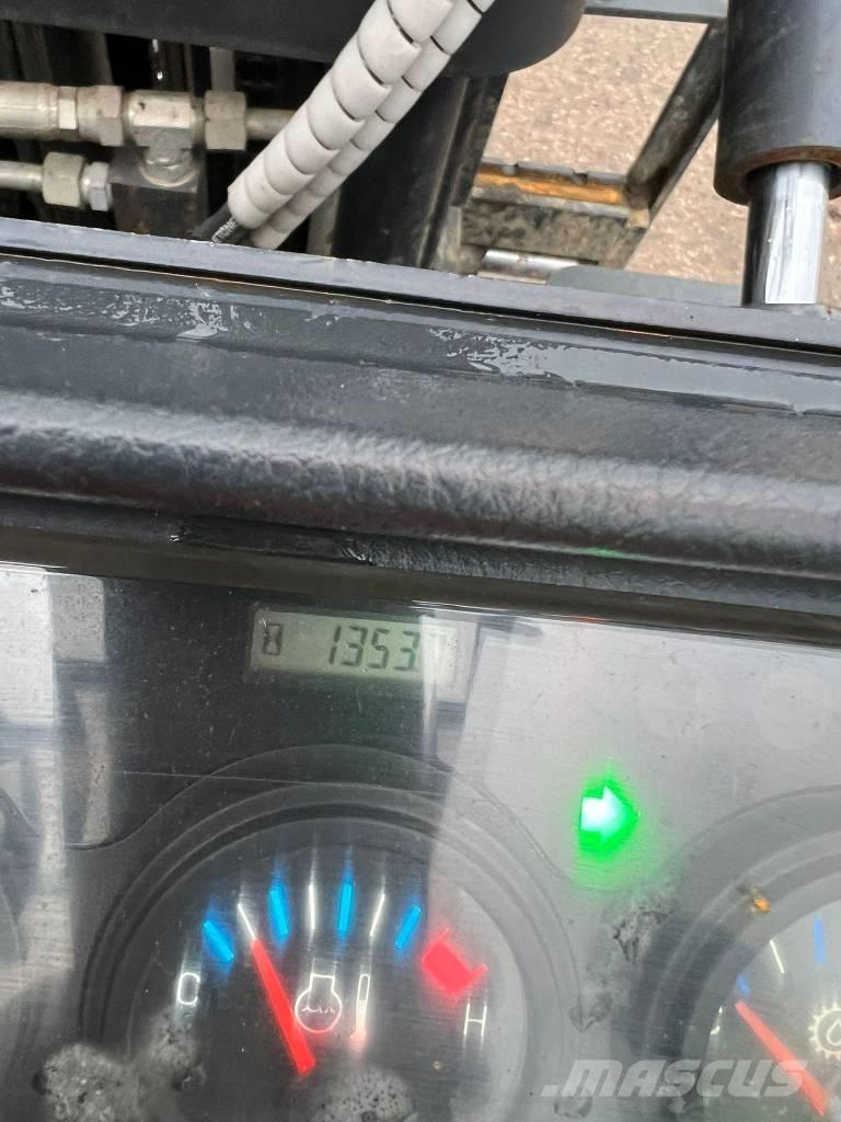 Doosan D 25 GP Дизелови камиони