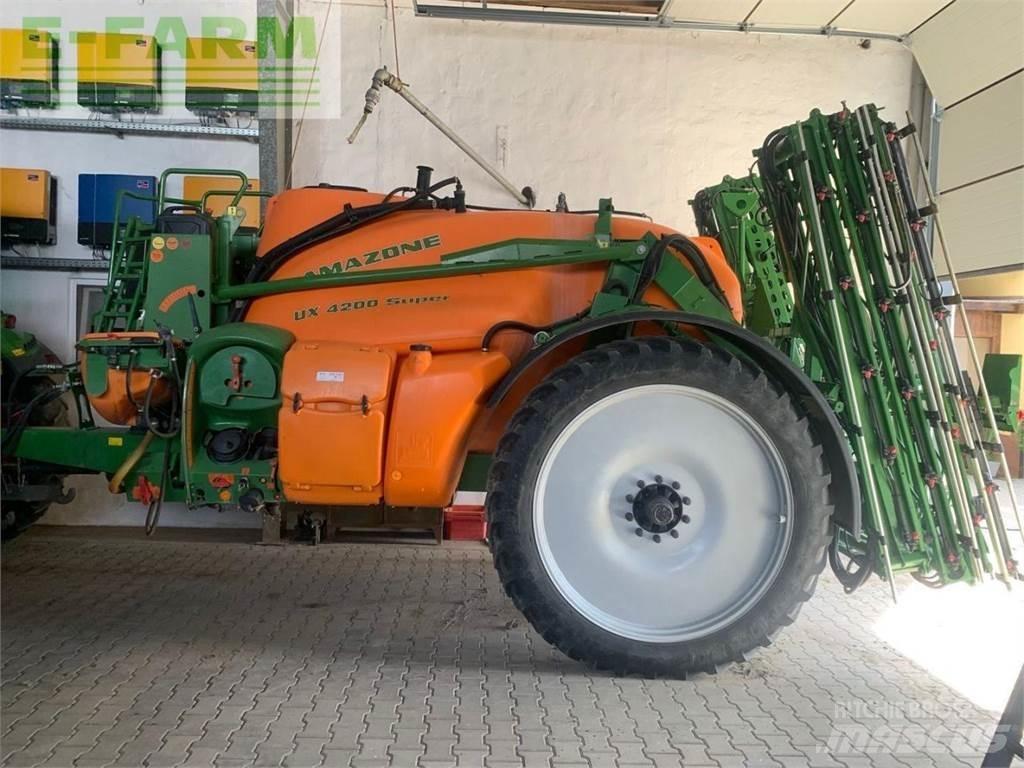 Amazone UX4200 Прикачни пръскачки
