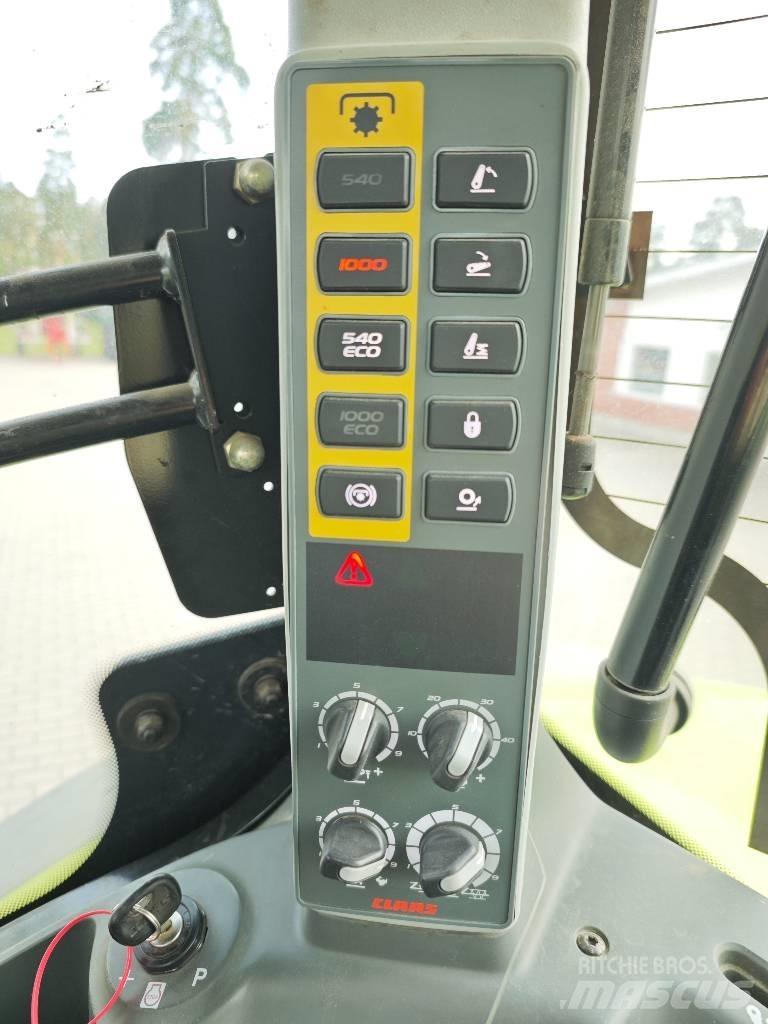 CLAAS Axion 940 Трактори