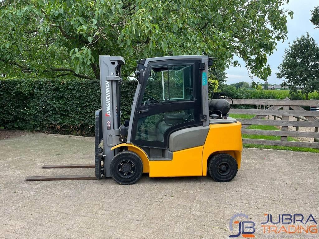 Jungheinrich TFG 425 Камиони с АГУ