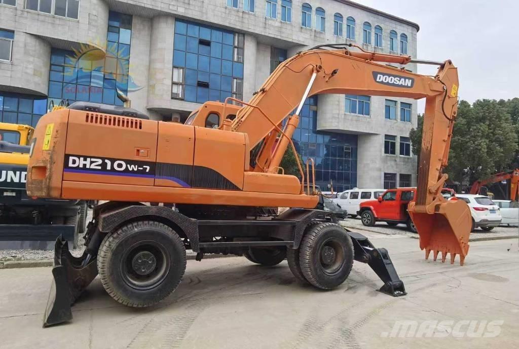 Doosan DH 210 W-7 Колесни екскаватори