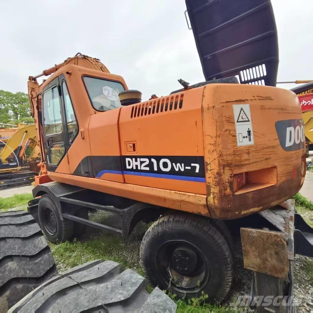Doosan DH 210 W-7 Колесни екскаватори