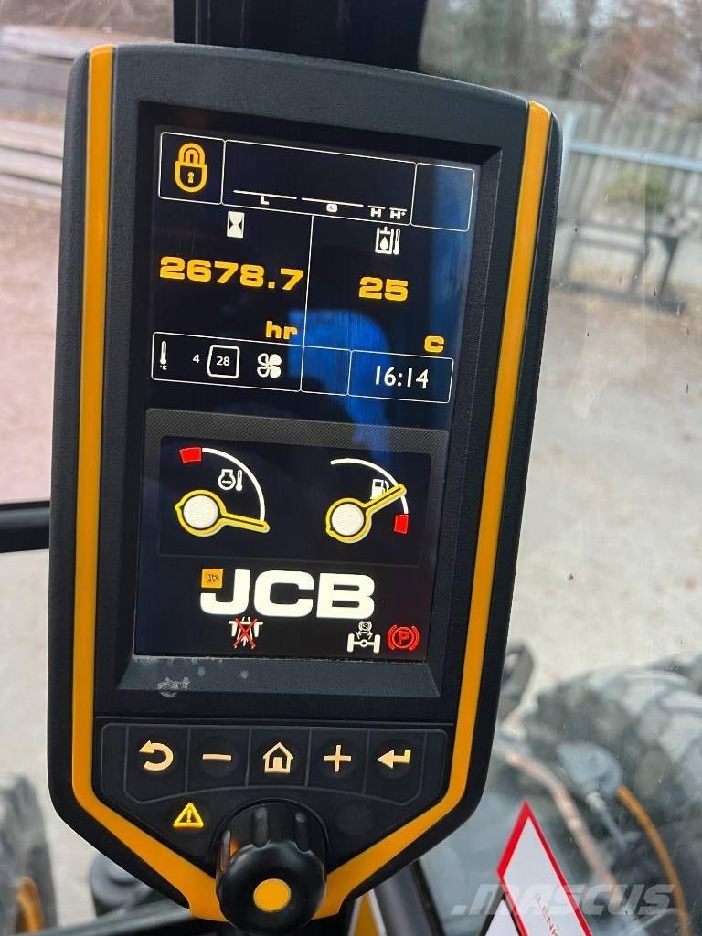 JCB JS 145 W+ TT4i Колесни екскаватори