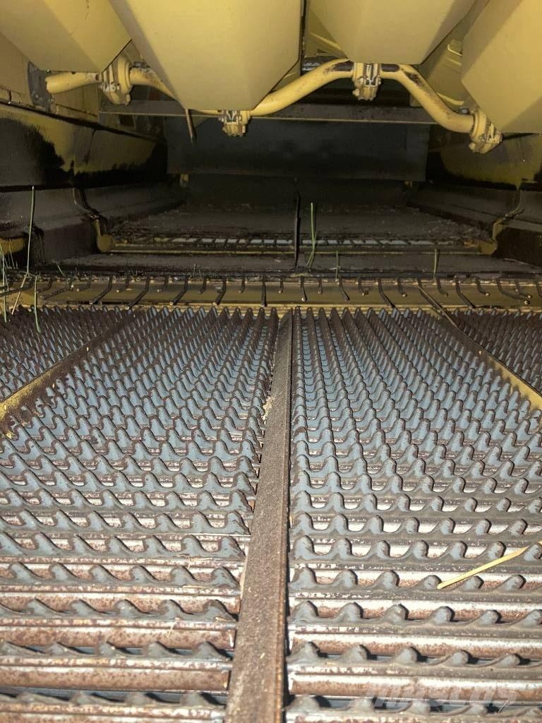 New Holland TX 30 Комбайни