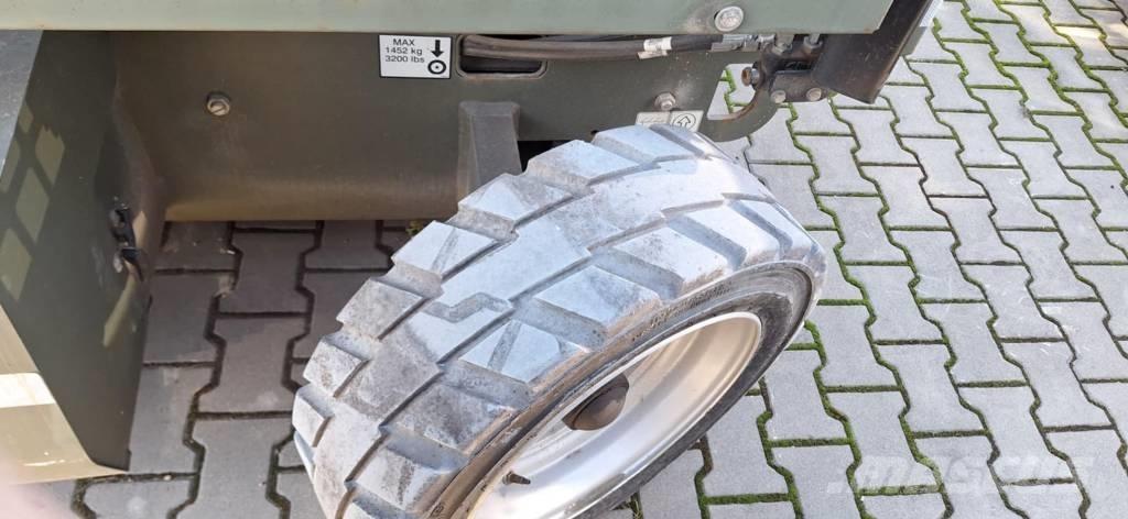 JLG M 3369 Ножични работни платформи