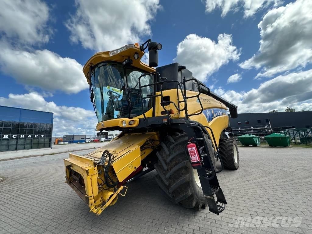 New Holland CX 8080 Комбайни