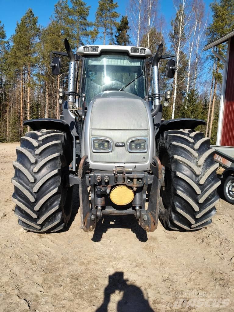 Valtra T130 Hi-Tek Трактори