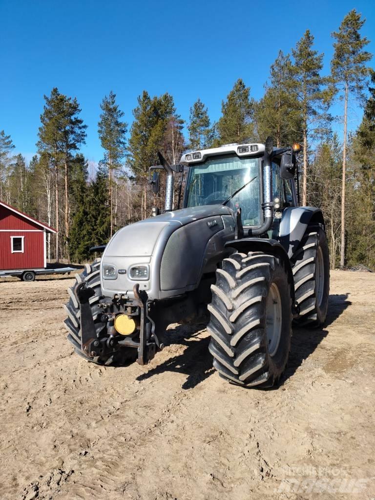 Valtra T130 Hi-Tek Трактори