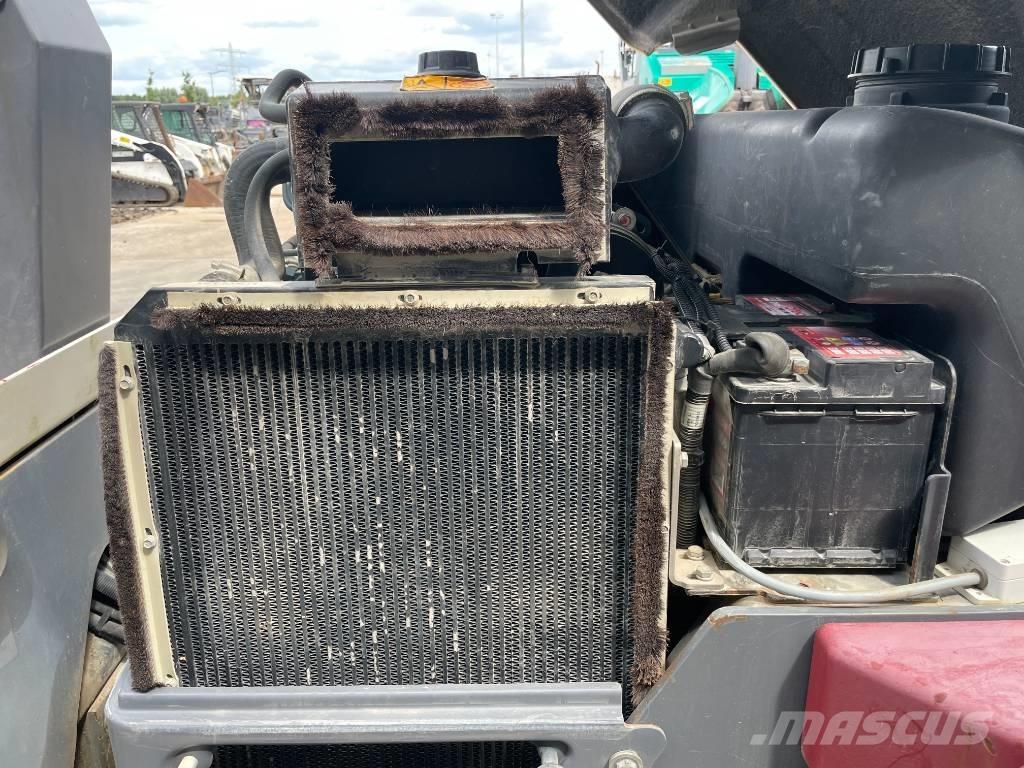 Dynapac CC1300 Двойни барабанни ролки
