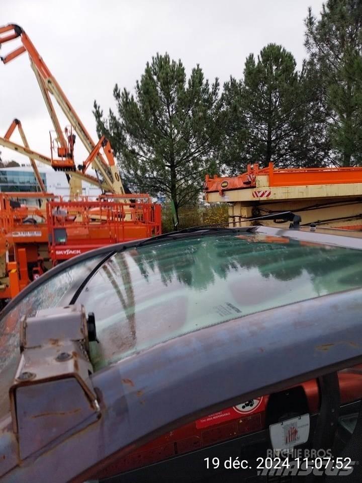 Manitou MT1440 Телескопични товарачи