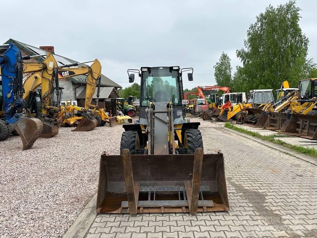 New Holland W 70 TC Колесни товарачи