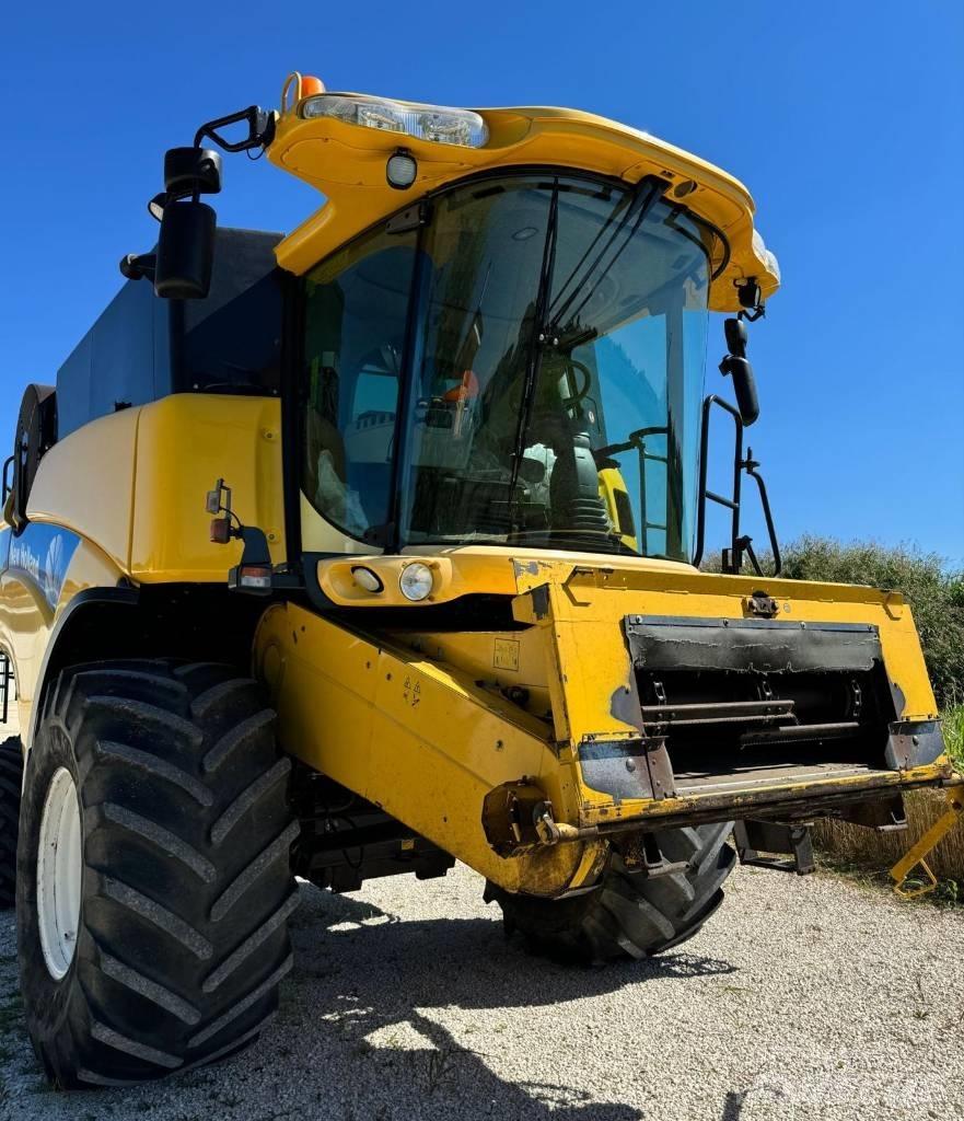 New Holland CX 760 Комбайни