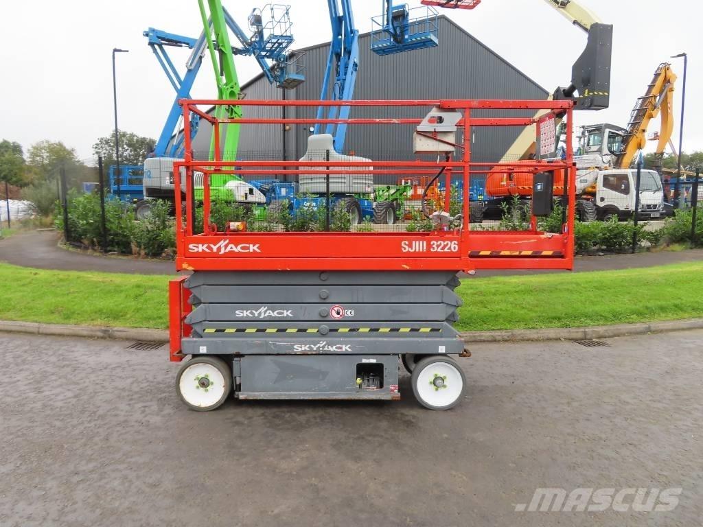 SkyJack SJ III 3226 Ножични работни платформи