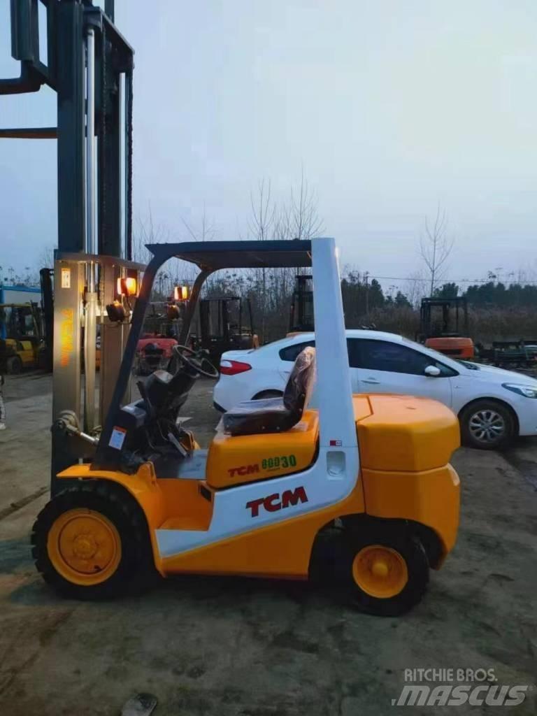 TCM FD30-1 Дизелови камиони