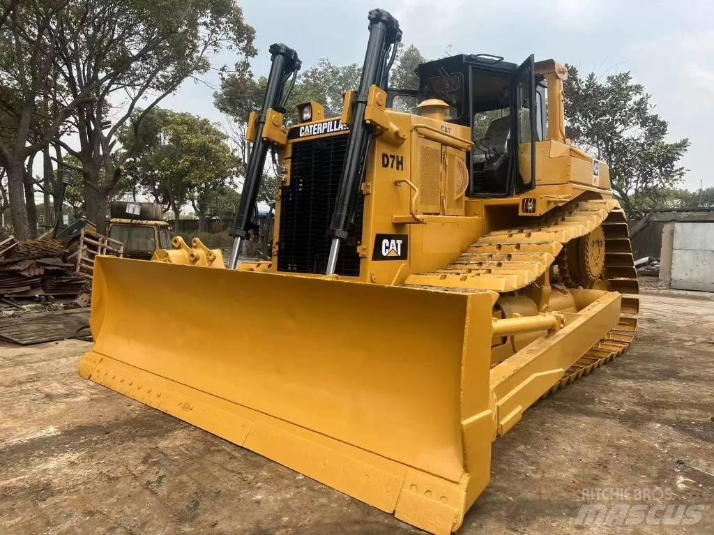CAT D7H Верижни булдозери
