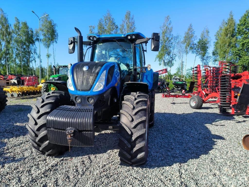 New Holland T 7.230 Трактори
