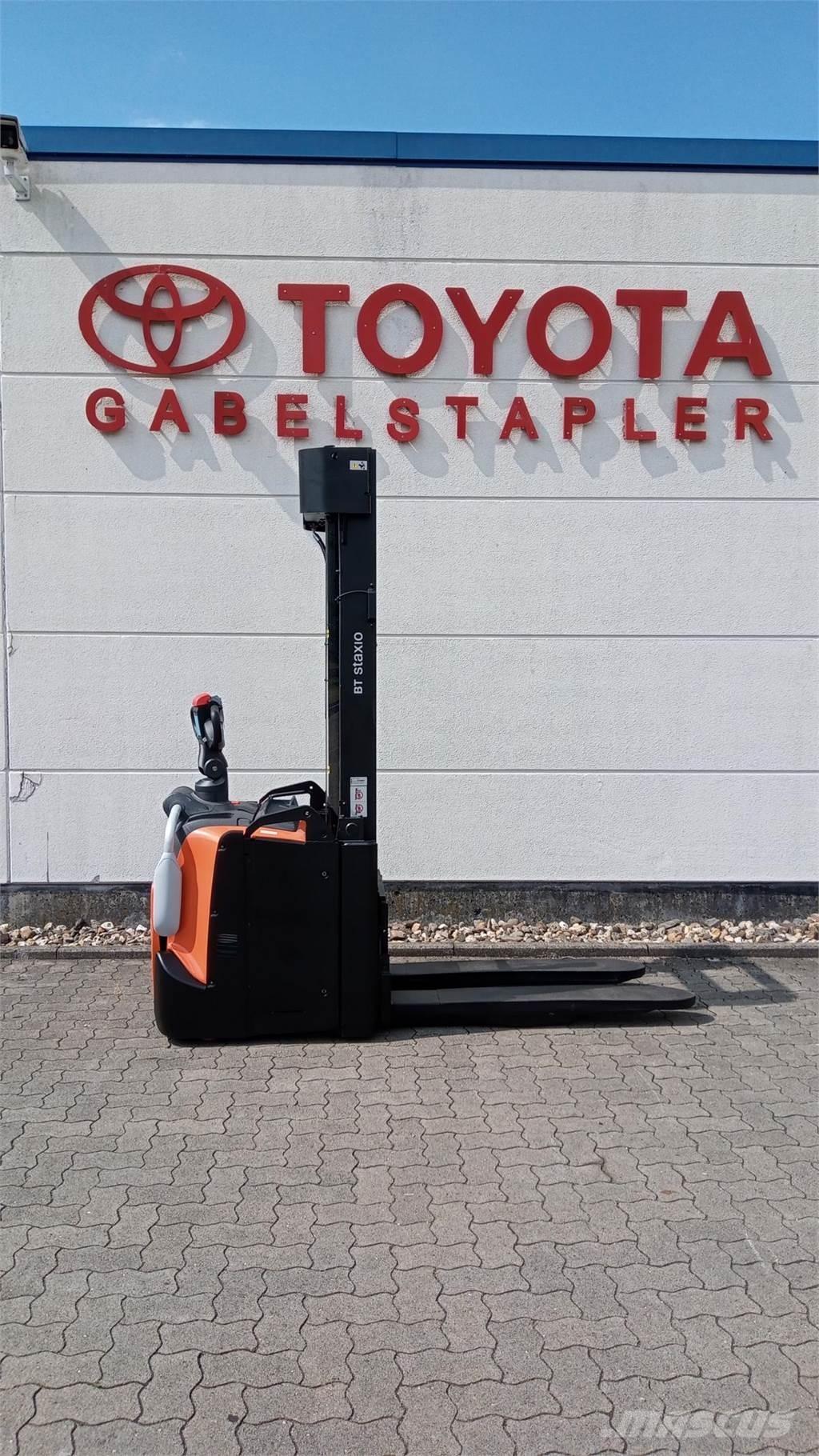 Toyota SWE160L Колички високоповдигачи с теглич