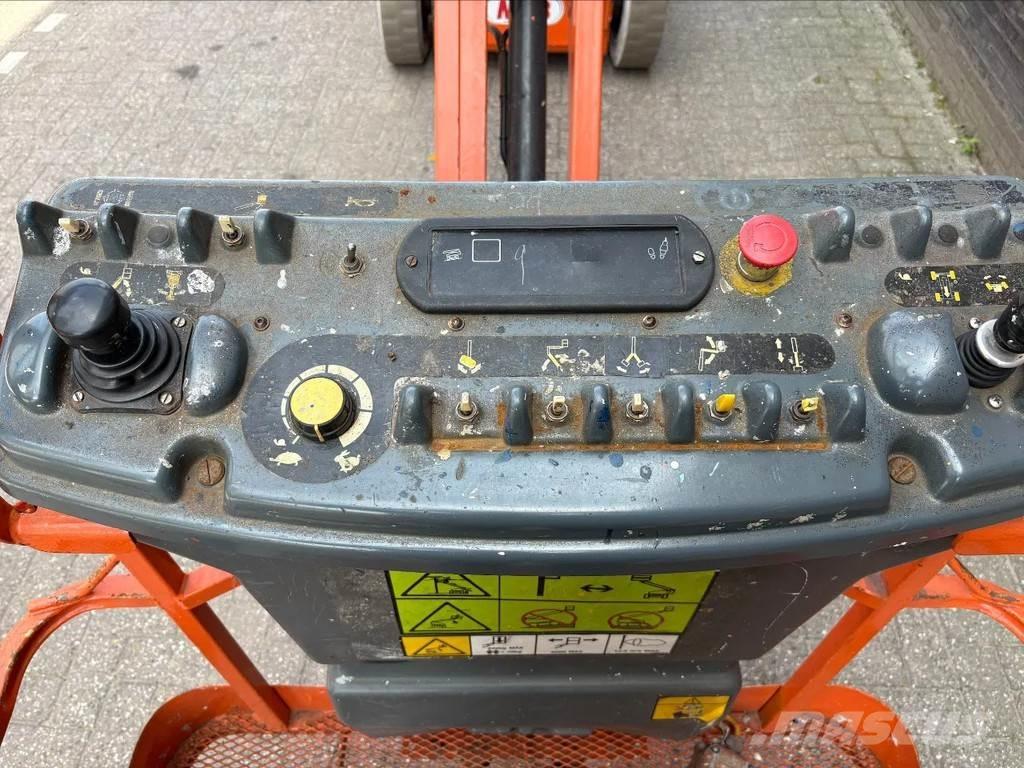 JLG E300AJP Съчленени стрелови подемници