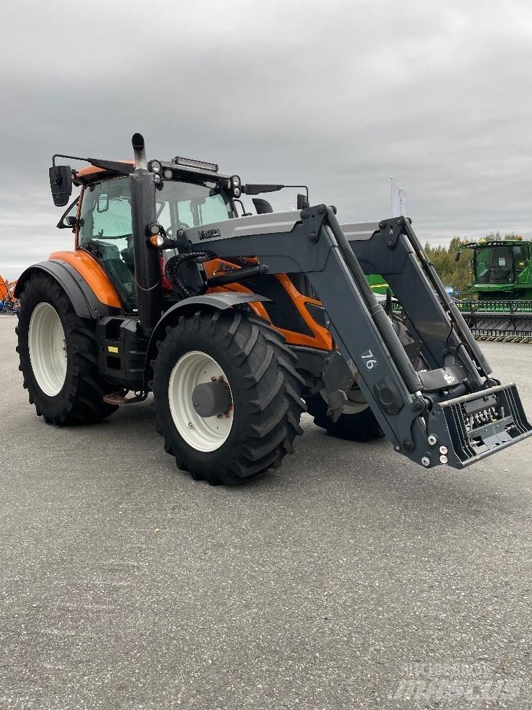 Valtra T 174 Трактори