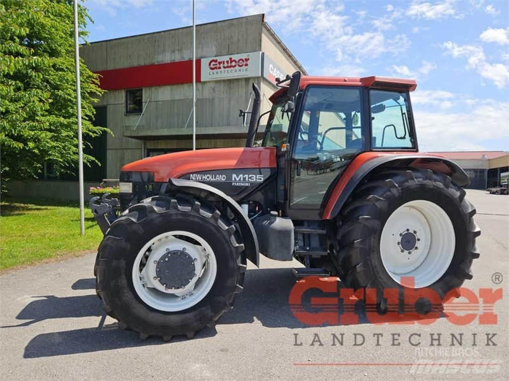 New Holland M 135 Трактори