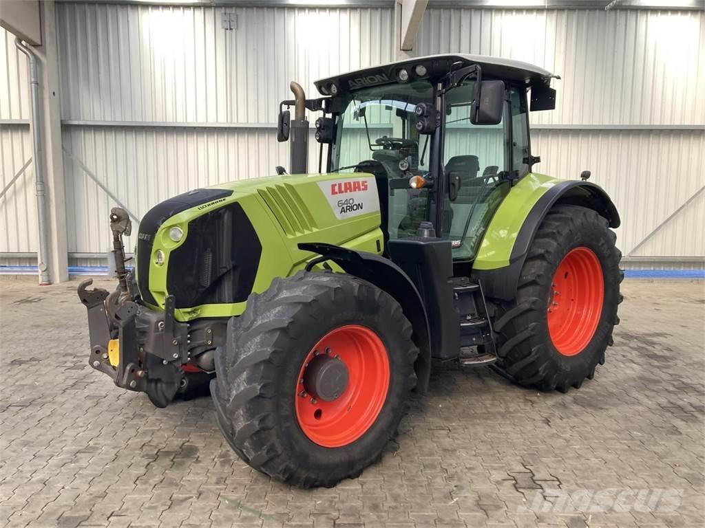 CLAAS Arion 640 Трактори