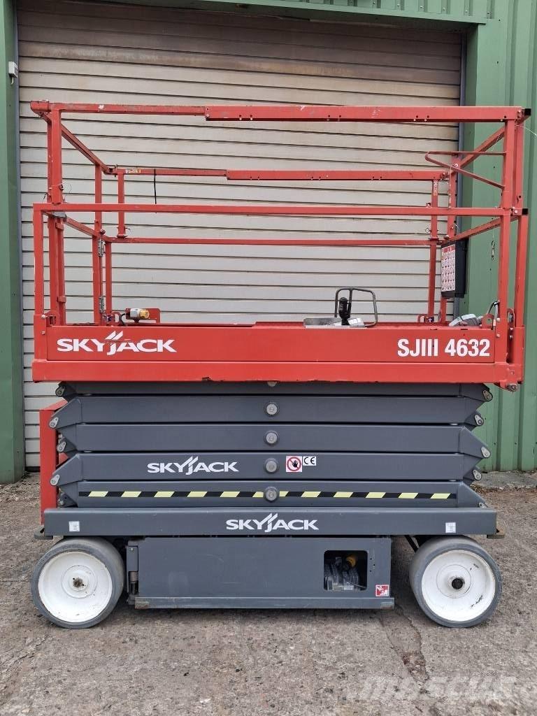 SkyJack SJ III 4632 Ножични работни платформи