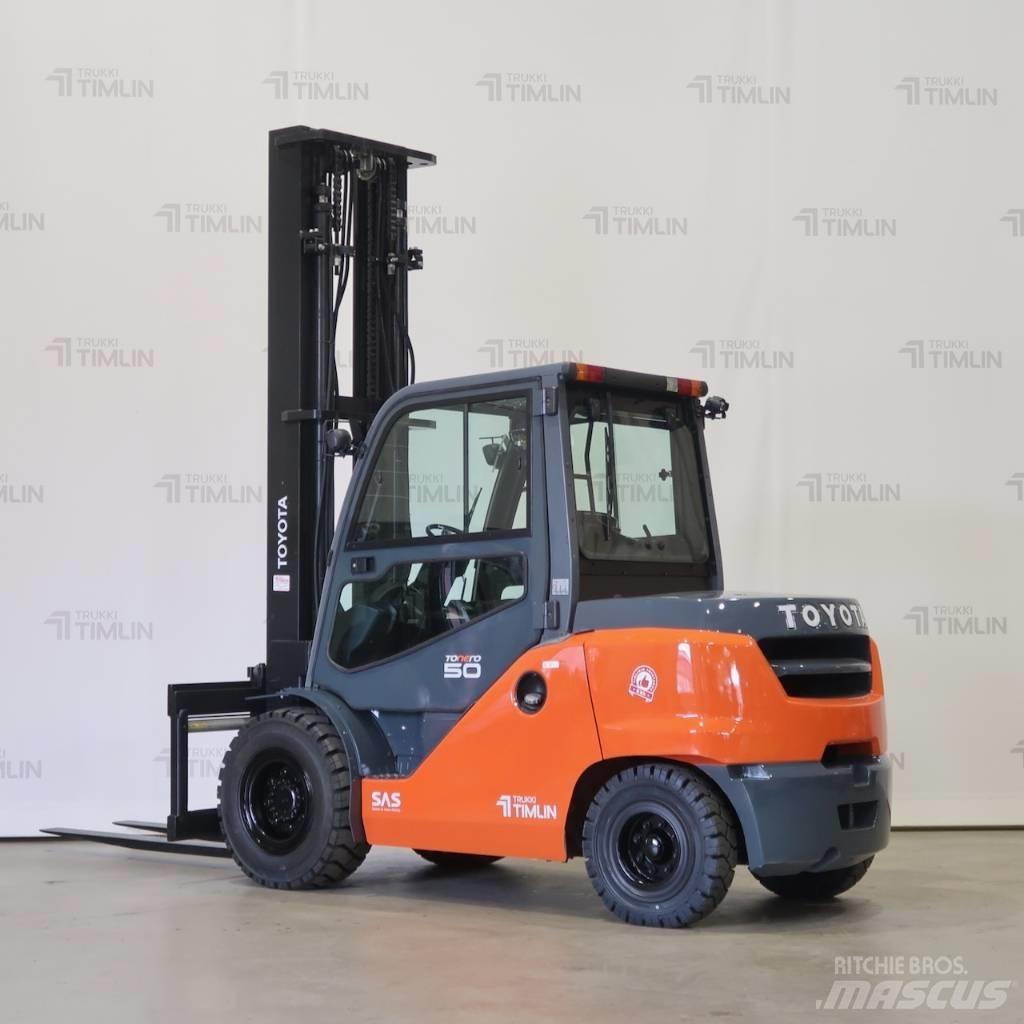 Toyota 40-8FD50N Дизелови камиони