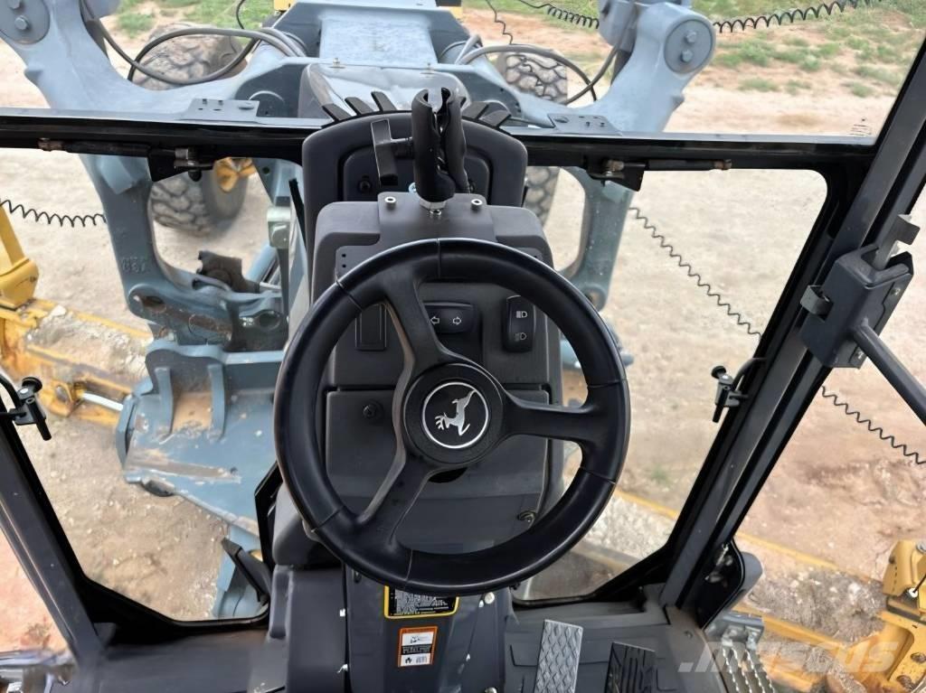 DEERE 772GP Грейдери