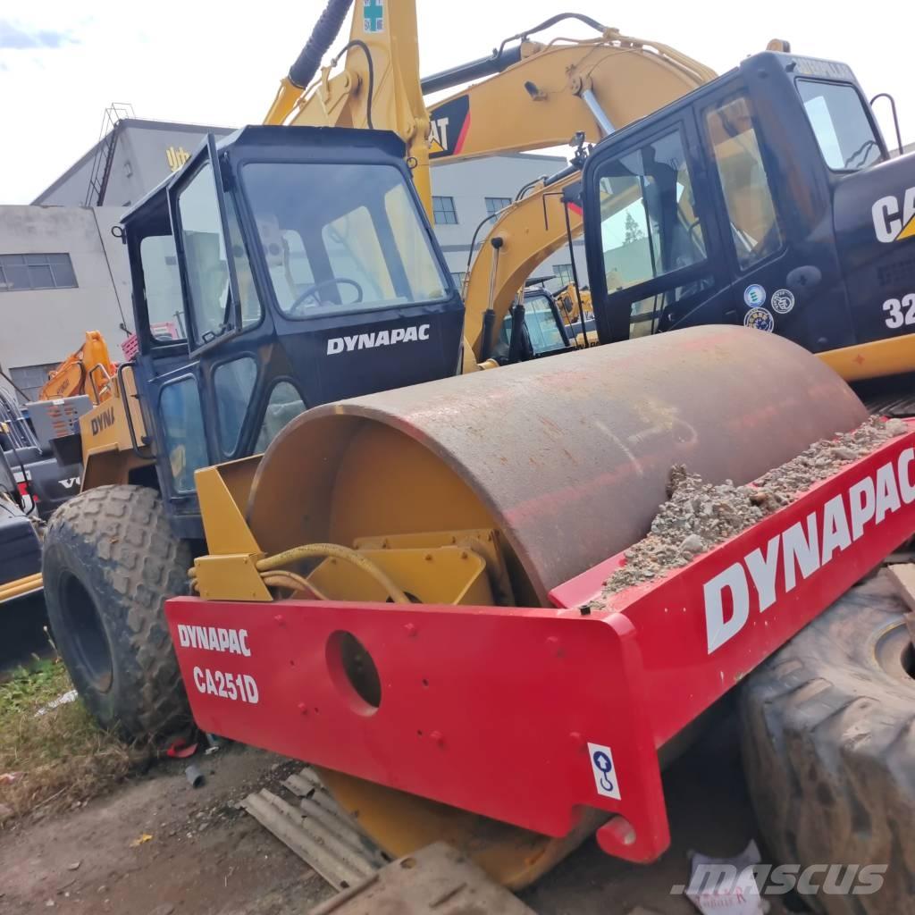 Dynapac CA 251 D Еднобарабанни ролки
