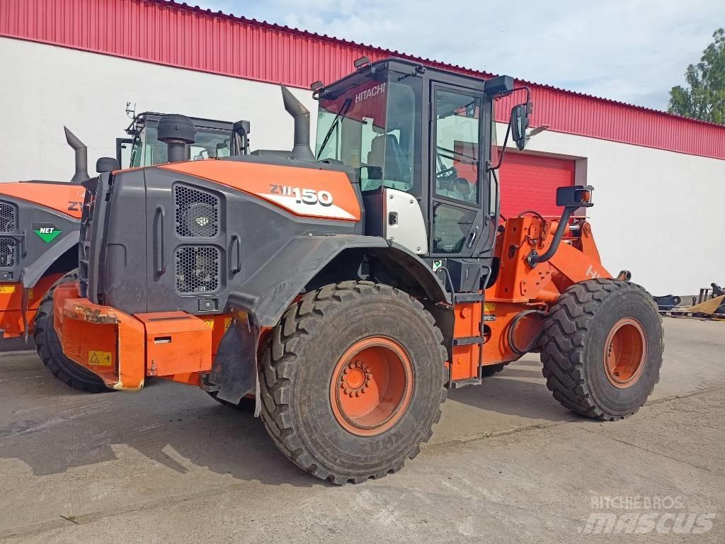 Hitachi ZW150 Колесни товарачи