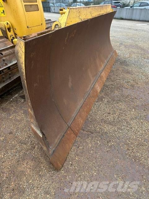 Komatsu D 61 PXI-23 Верижни булдозери
