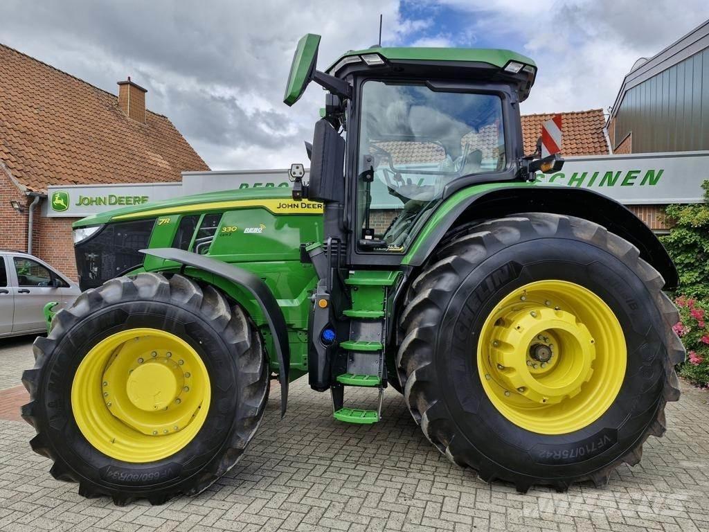 John Deere 7R330 Трактори