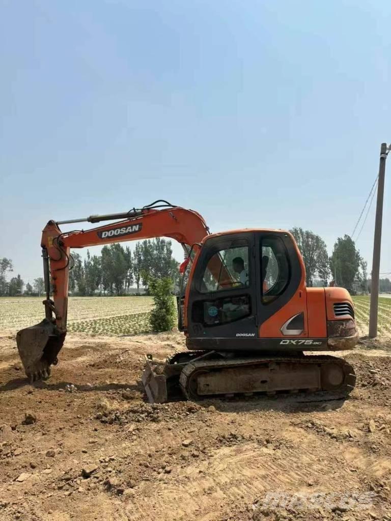 Doosan DX 75 Верижен екскаватор