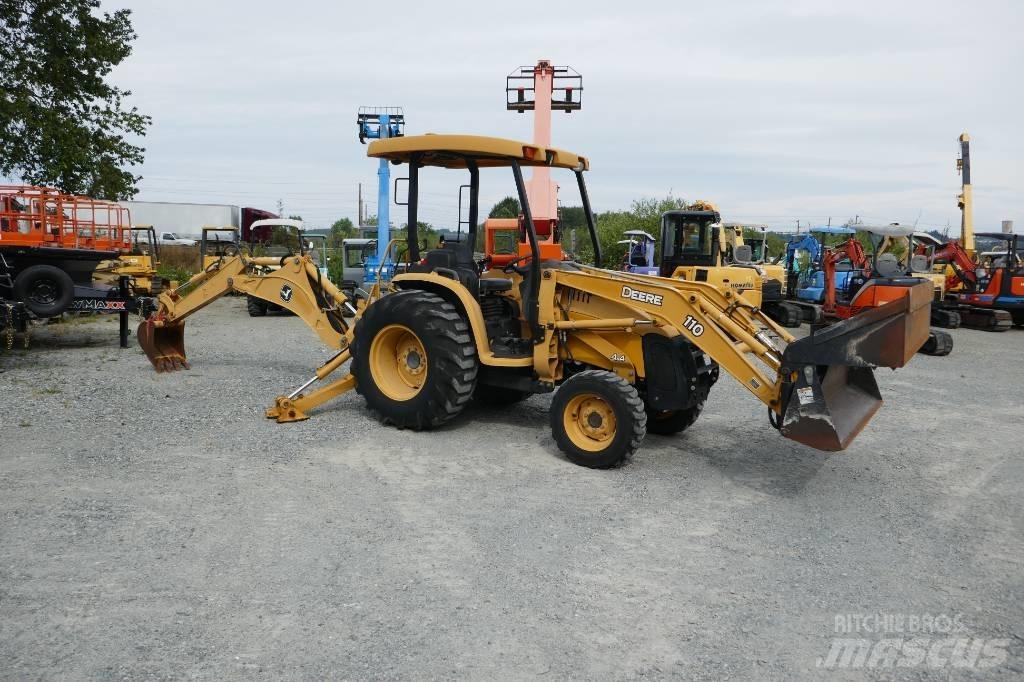 DEERE 110 Товарач със заден ексватор