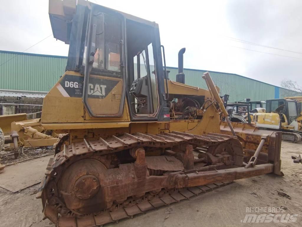 CAT D 6 G Верижни булдозери
