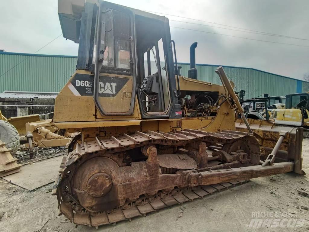 CAT D 6 G Верижни булдозери
