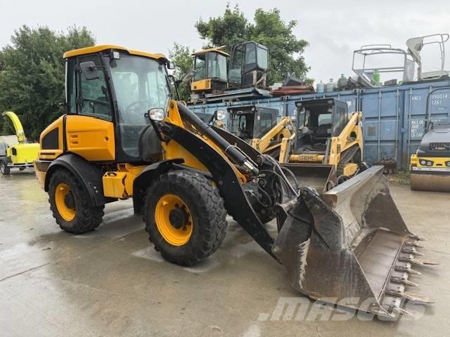 JCB 409 Колесни товарачи