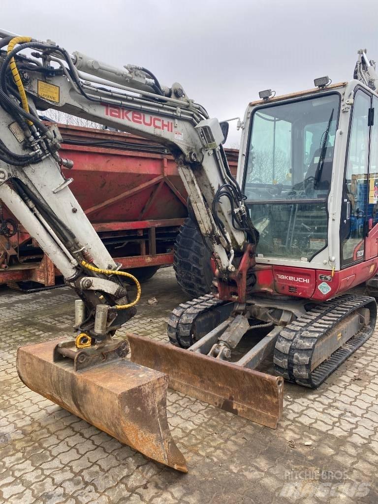 Takeuchi TB230 Мини екскаватори < 7 т