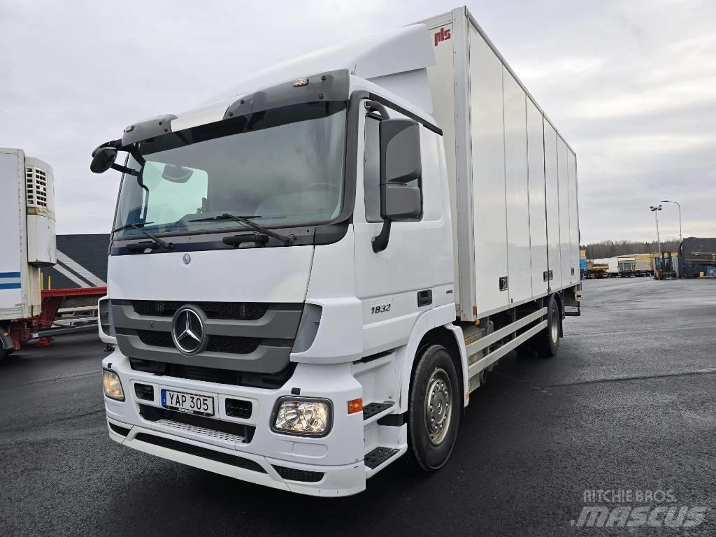 Mercedes-Benz 1832 Каросерии