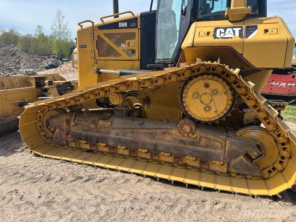 CAT D 6 N Верижни булдозери
