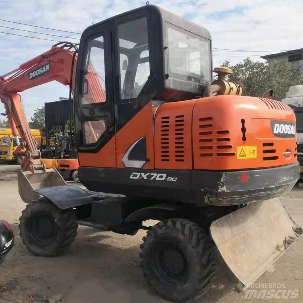 Doosan DX70W-9C Колесни екскаватори