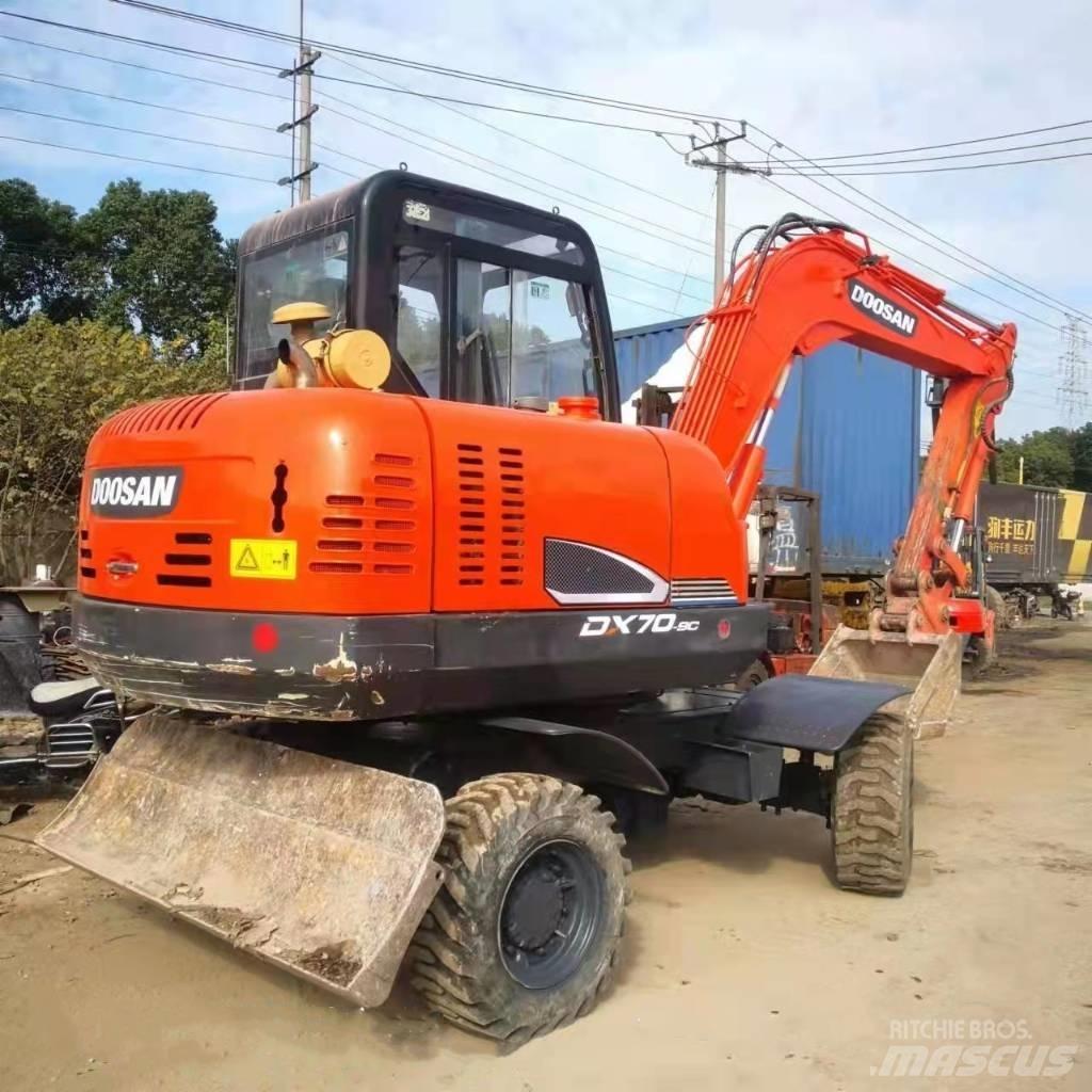 Doosan DX70W-9C Колесни екскаватори