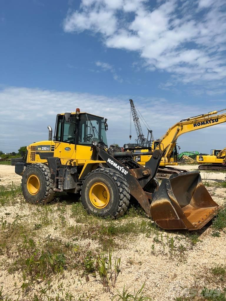 Komatsu WA 250 PZ-6 Колесни товарачи