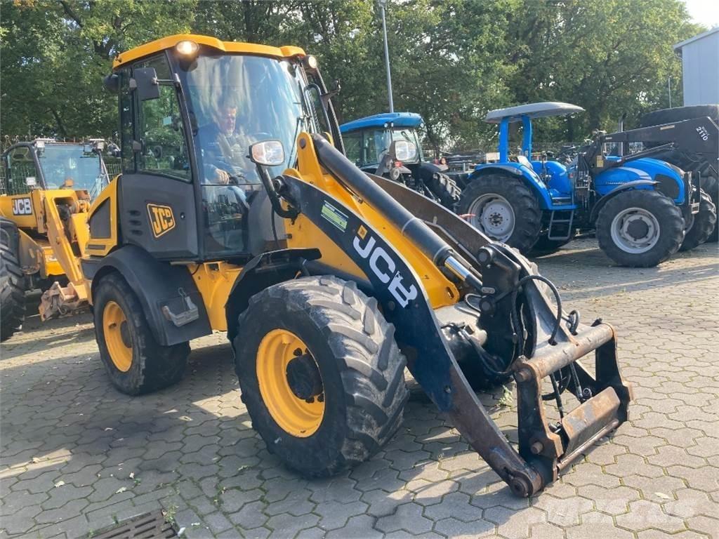 JCB 409 Колесни товарачи