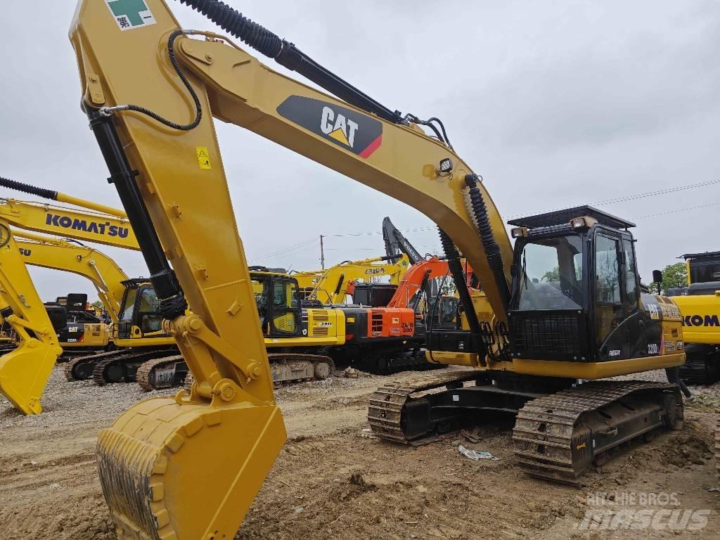 CAT CAT320d Средни екскаватори 7т - 12т